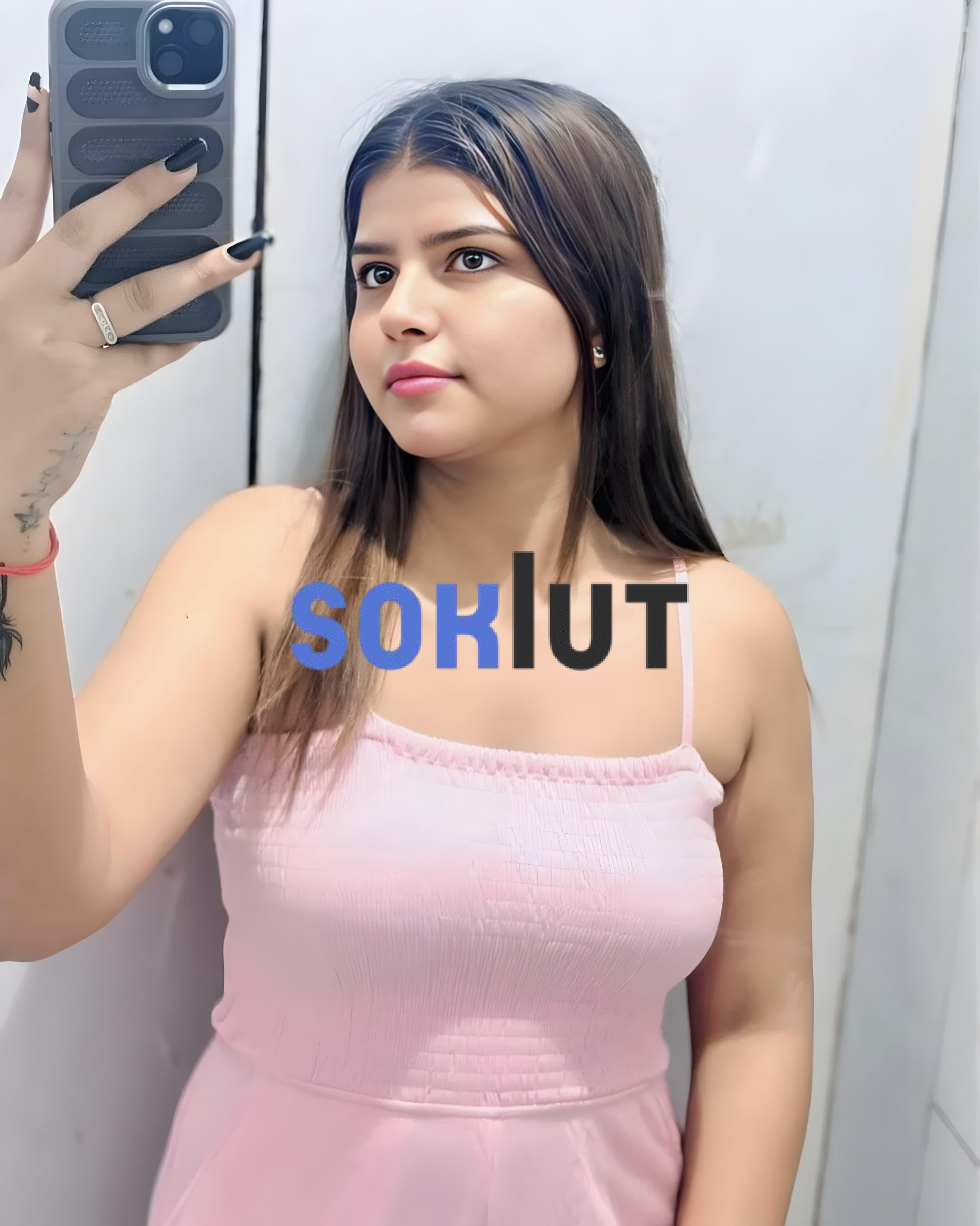 Most attractive and young call girls service provide 